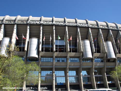 Estadio SantiagoBernabeu FAchada.jpg